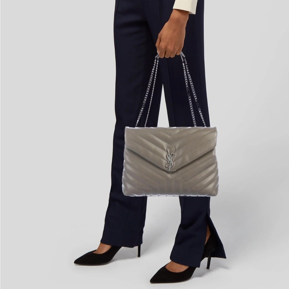 SAINT LAURENT Medium Monogram Loulou - Picture 4 of 5